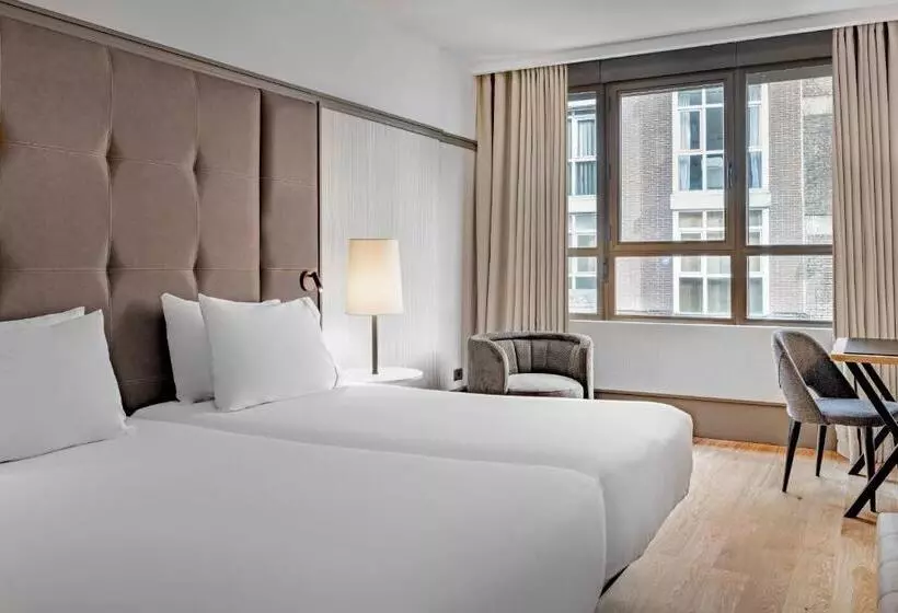 Ac Hotel Avenida De América By Marriott