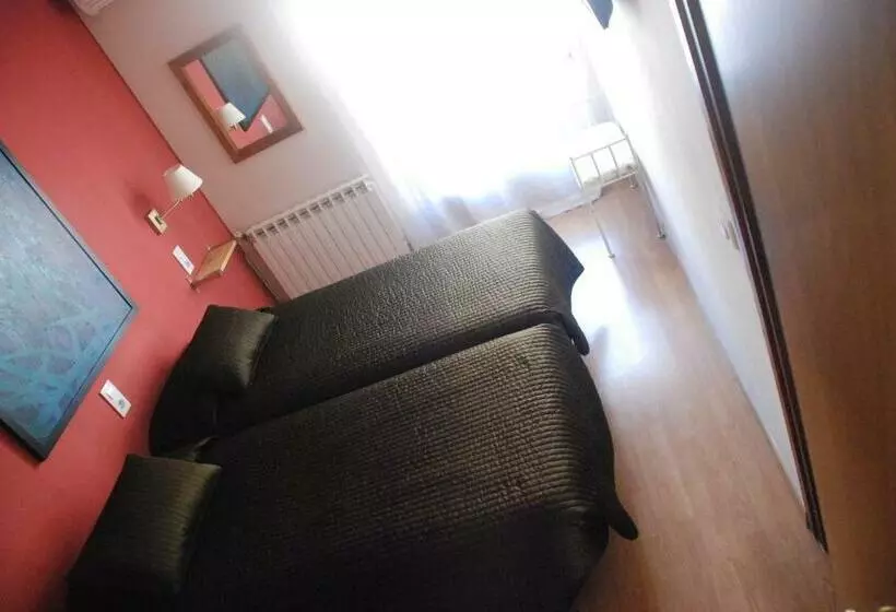 ホテル Hostal Delgado