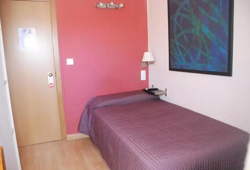 ホテル Hostal Delgado