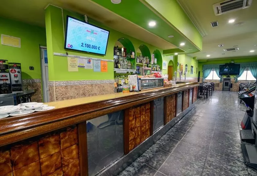 هتل Hostal La Torre Ii