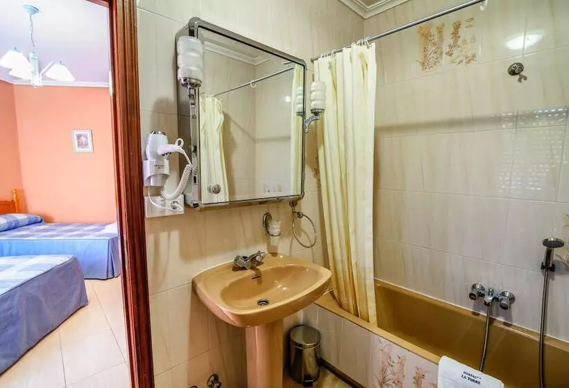 هتل Hostal La Torre Ii
