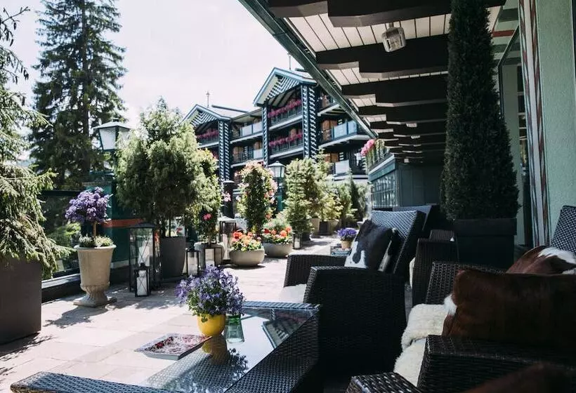 Отель Alpin Resort Sacher