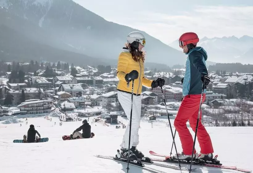 Отель Alpin Resort Sacher