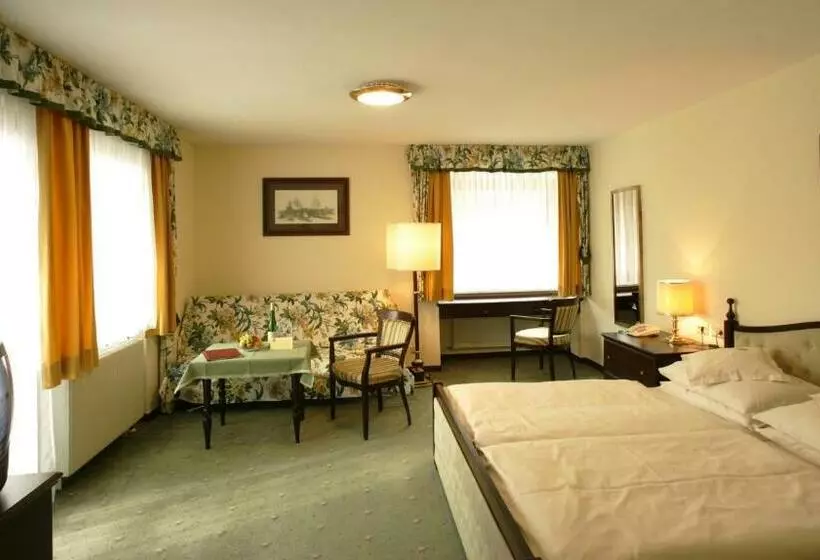 Отель Carinthia