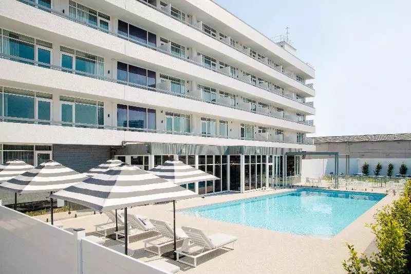 Отель Alba Adelaide