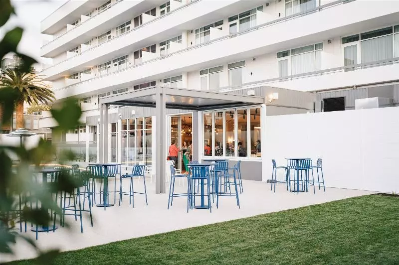 Отель Alba Adelaide