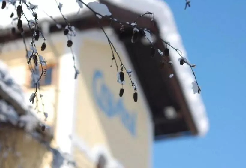 호텔 Classic Rooms By Crystal