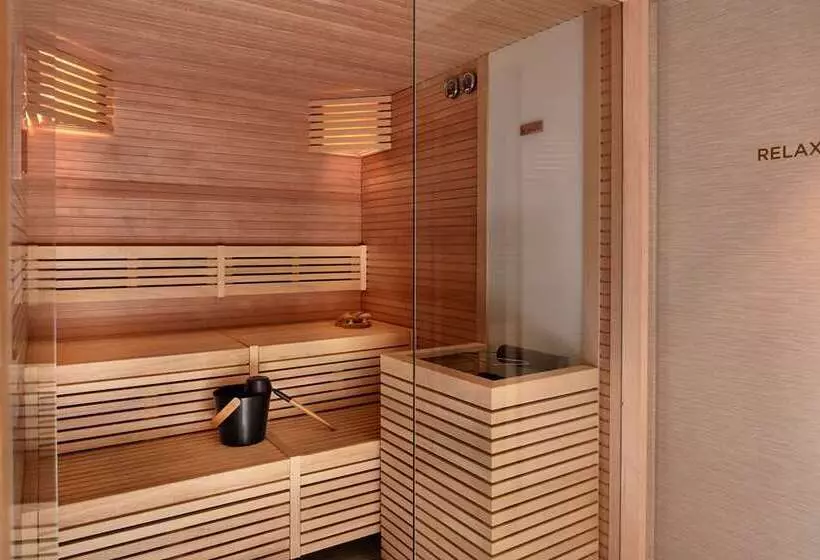 هتل Hilton Vienna Park