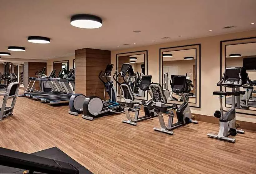 هتل Hilton Vienna Park