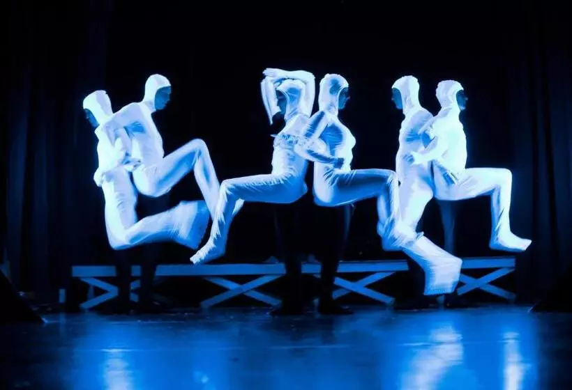 ホテル Robinson Alpenrose Zürs