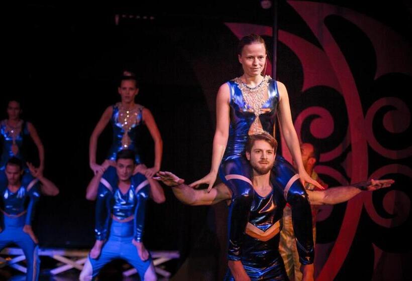 هتل Robinson Alpenrose Zürs