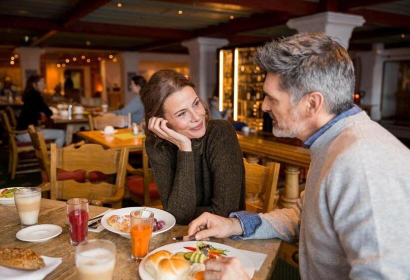 هتل Robinson Alpenrose Zürs