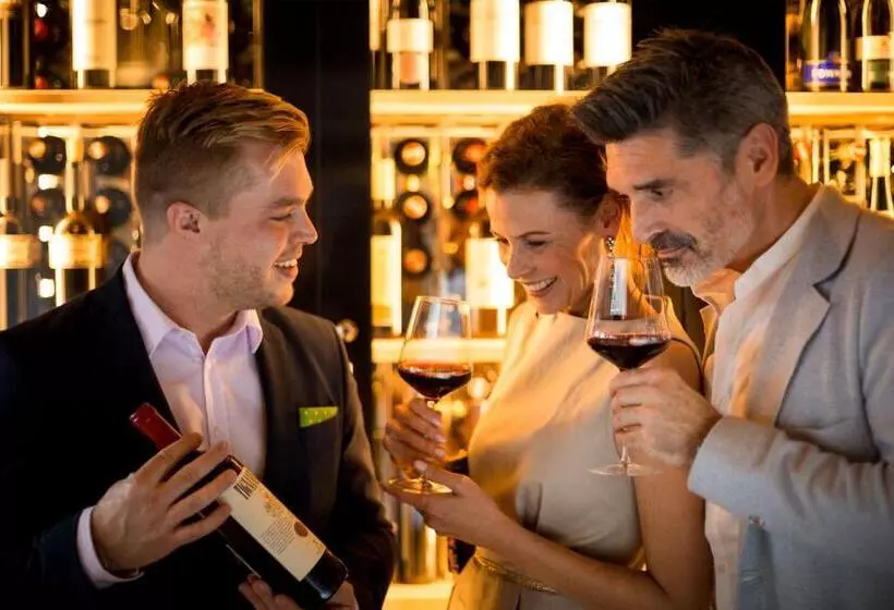 ホテル Robinson Alpenrose Zürs