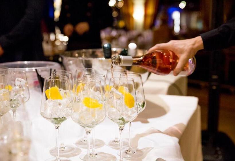 هتل Robinson Alpenrose Zürs