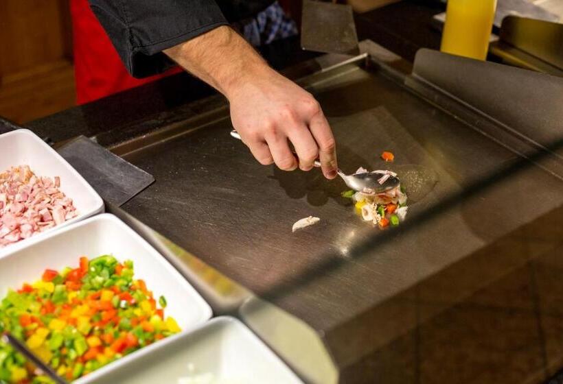 هتل Robinson Alpenrose Zürs