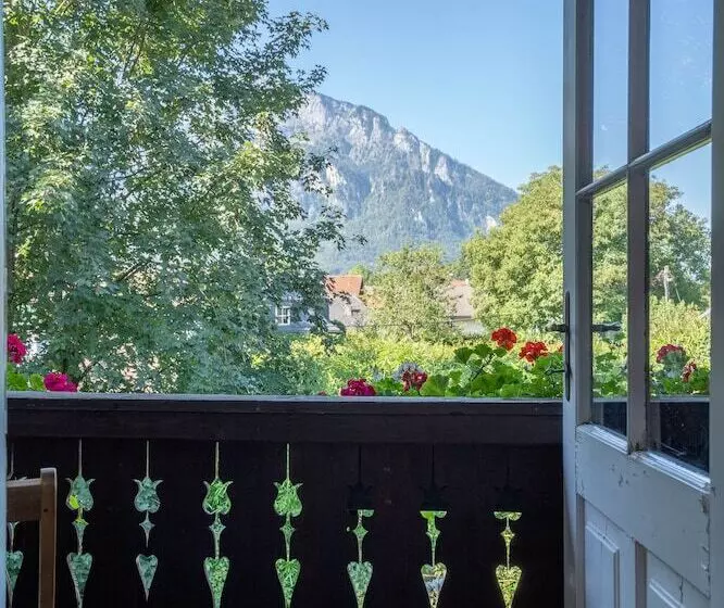 Der Schlosswirt Zu Anif   Biedermeierhotel Und Restaurant