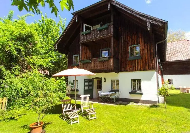 Der Schlosswirt Zu Anif   Biedermeierhotel Und Restaurant