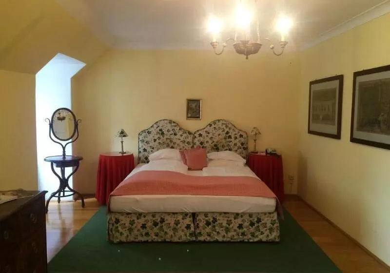 Der Schlosswirt Zu Anif   Biedermeierhotel Und Restaurant