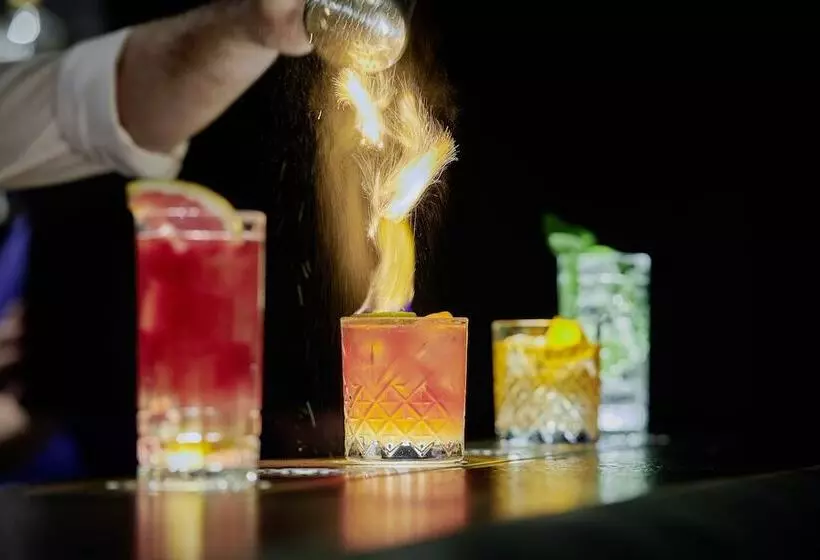 Отель Schwarzer Adler Innsbruck