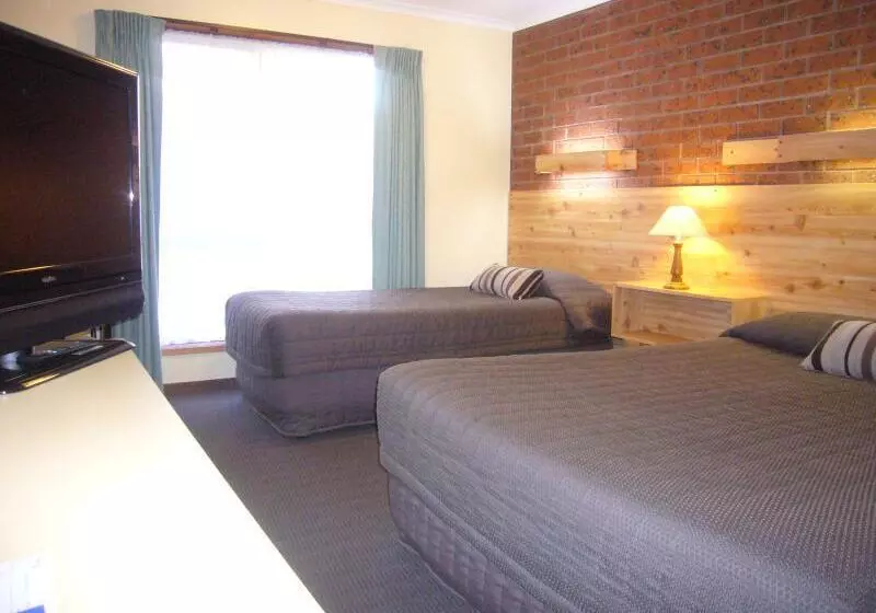 Aat 28 Goldsmith Motel