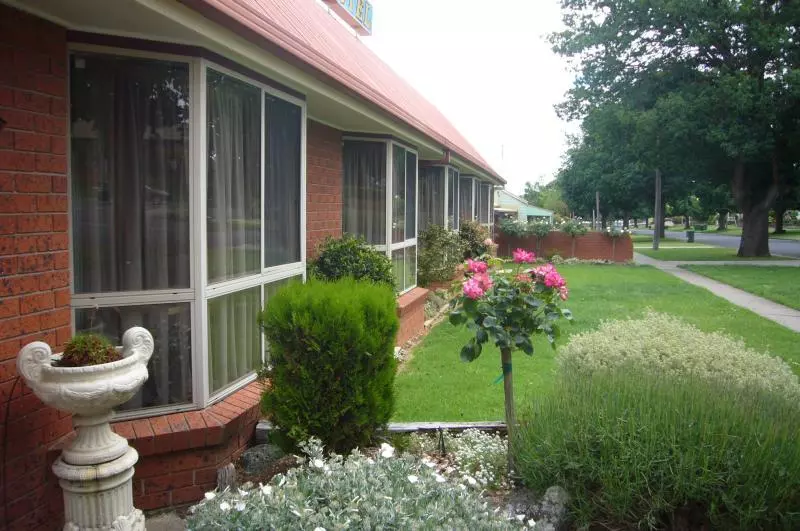 Aat 28 Goldsmith Motel