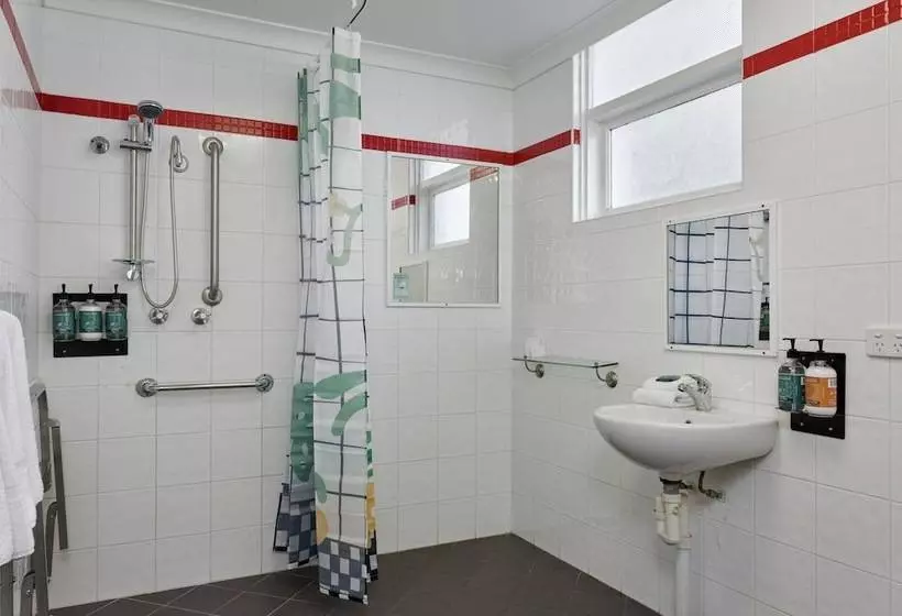 Baileys Parkside Motel By Vetroblu