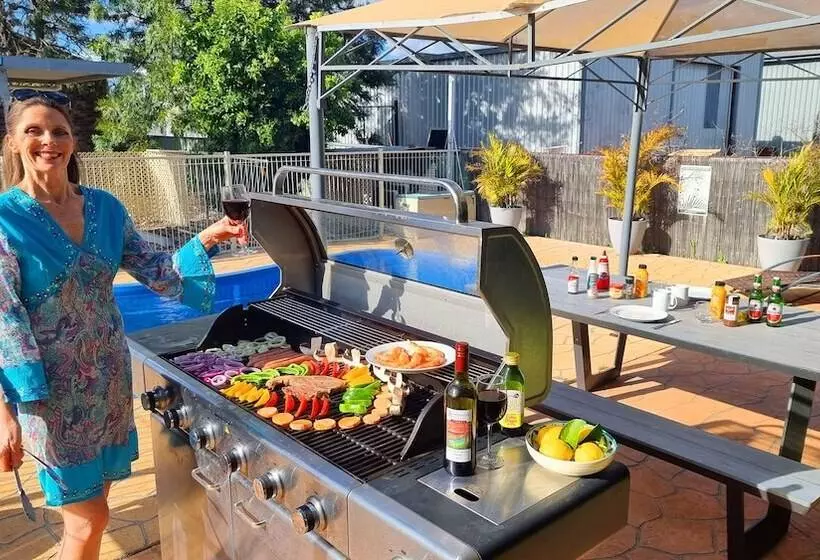 Castlereagh Lodge Motel