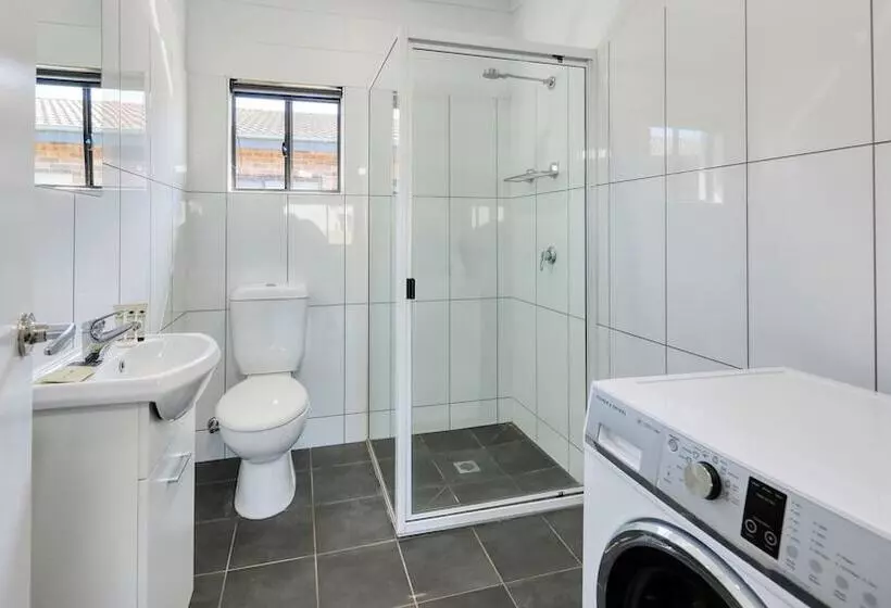 Castlereagh Lodge Motel