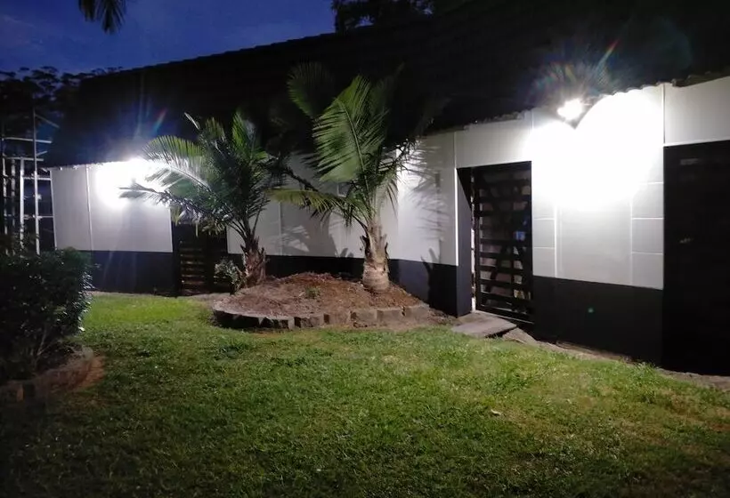 Midway Motel And Villas