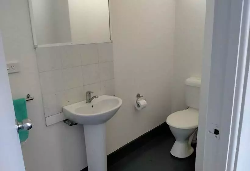 Midway Motel And Villas