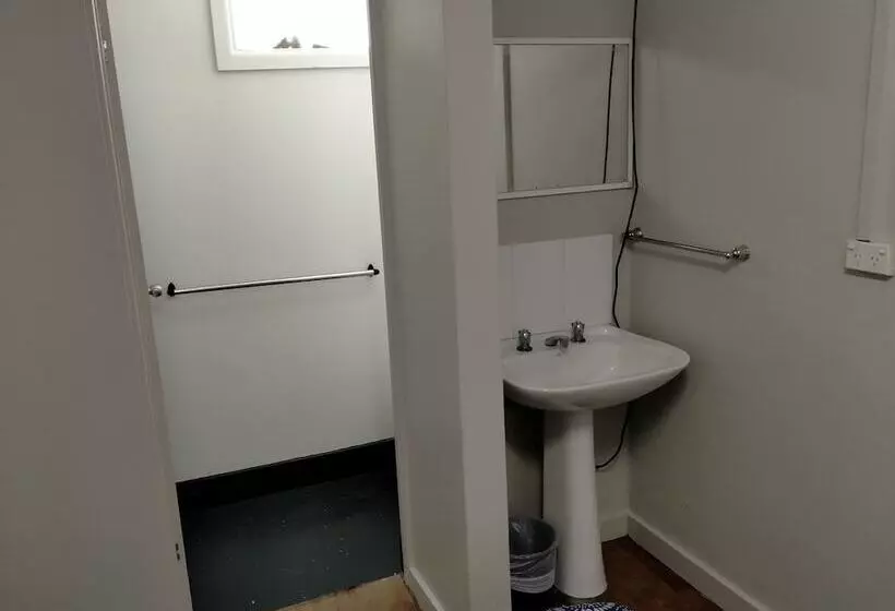 Midway Motel And Villas