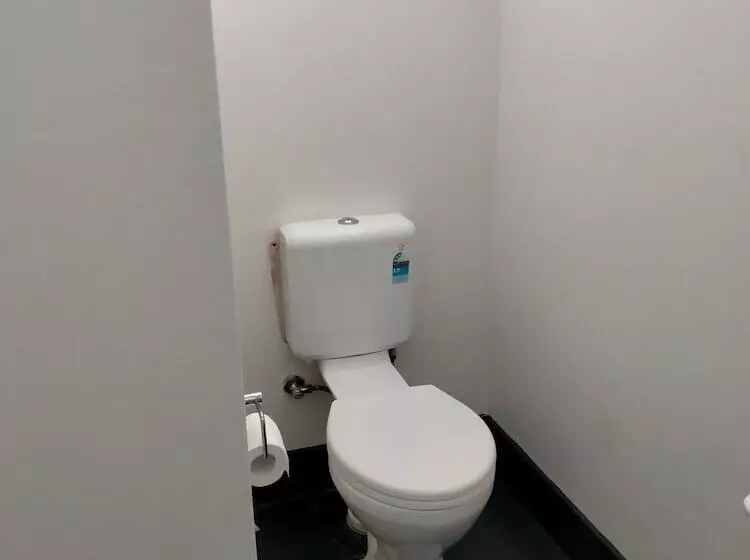 Midway Motel And Villas