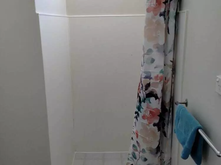 Midway Motel And Villas