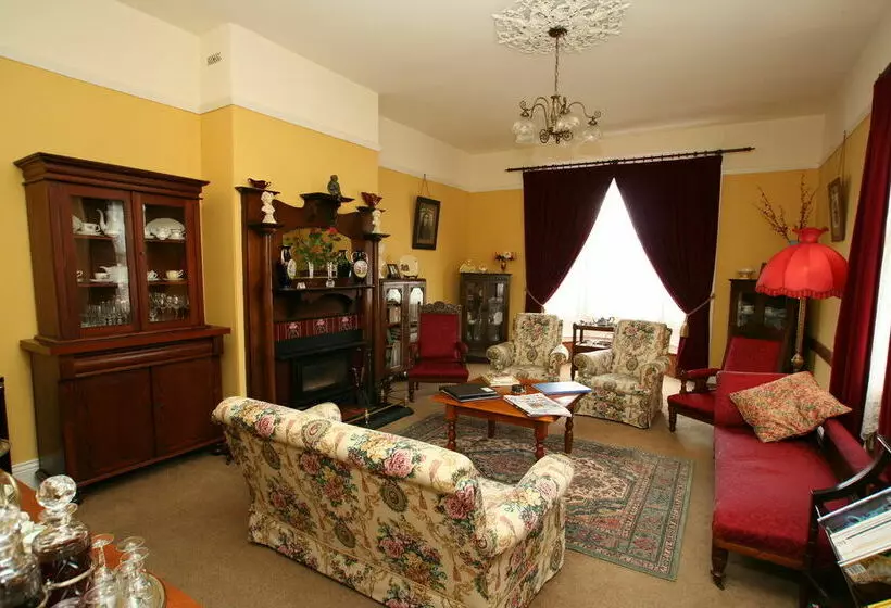 Отель Ashton Gate