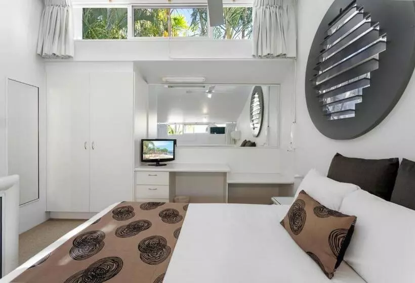 Отель Caribbean Noosa