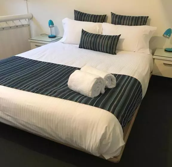 Отель Caribbean Noosa