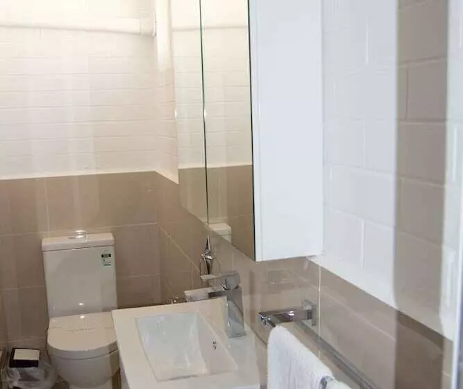 בית מלון כפרי Civic Motor Inn