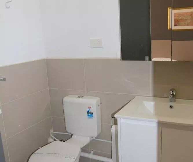 בית מלון כפרי Civic Motor Inn