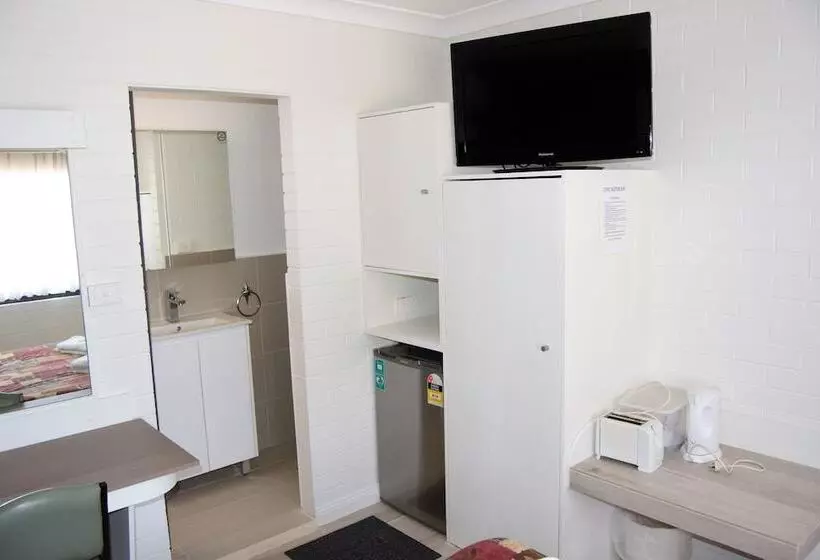 בית מלון כפרי Civic Motor Inn