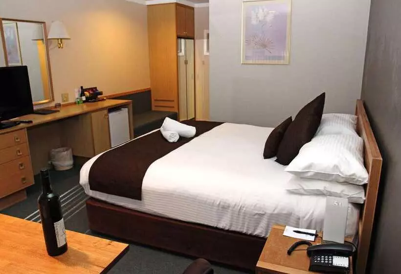 فندق Hospitality Esperance Surestay Collection By Best Western