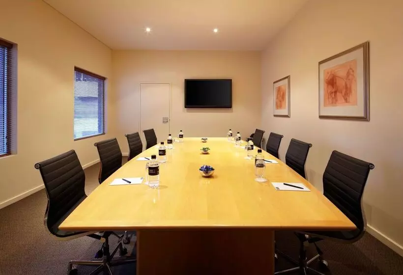 Отель Residence On Langley Park