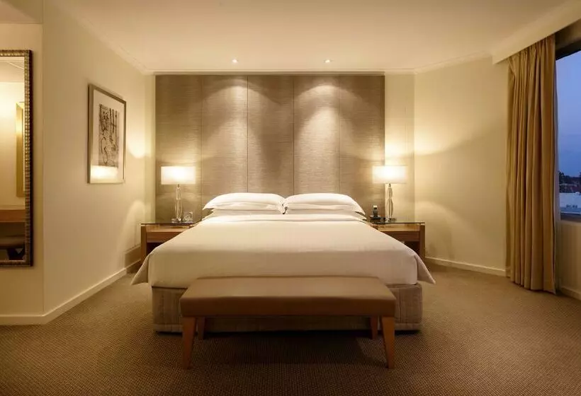 Отель Residence On Langley Park