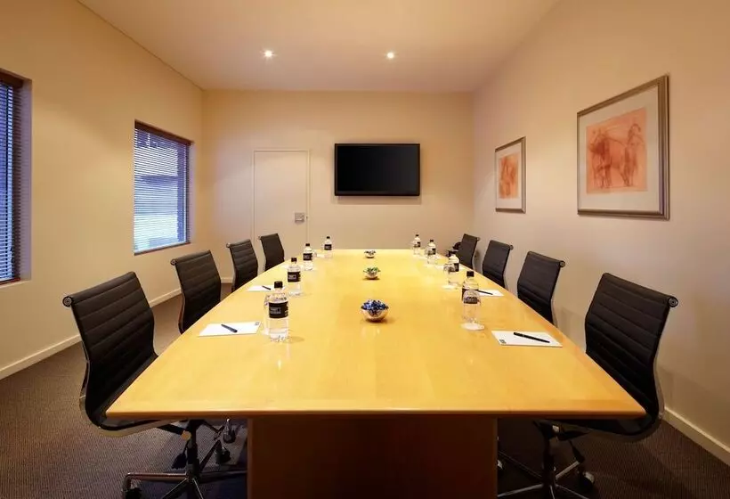 Отель Residence On Langley Park