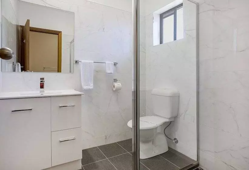 ホテル Manifold Motor Inn