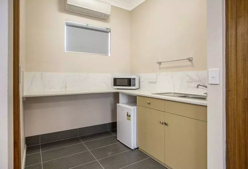 ホテル Manifold Motor Inn