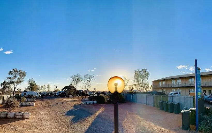 Opal Inn Hotel, Motel, Caravan Park