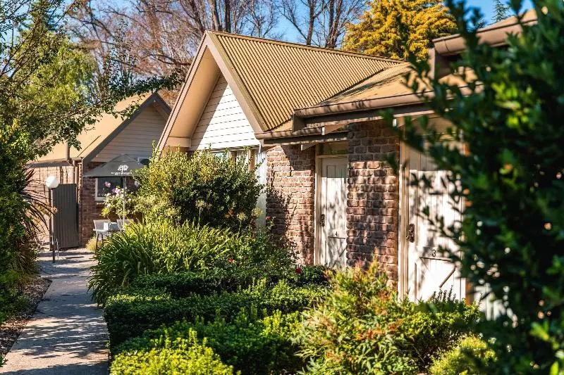 בית מלון כפרי The Lodge By Manna