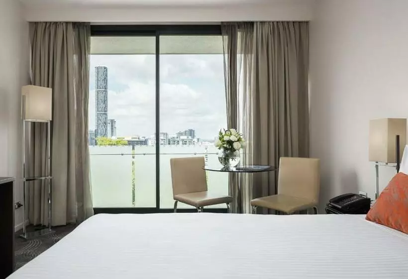 Отель The Park  Brisbane