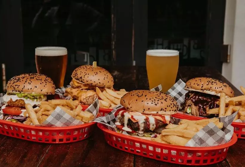 Мотель Doncaster Apartments By Nightcap Plus