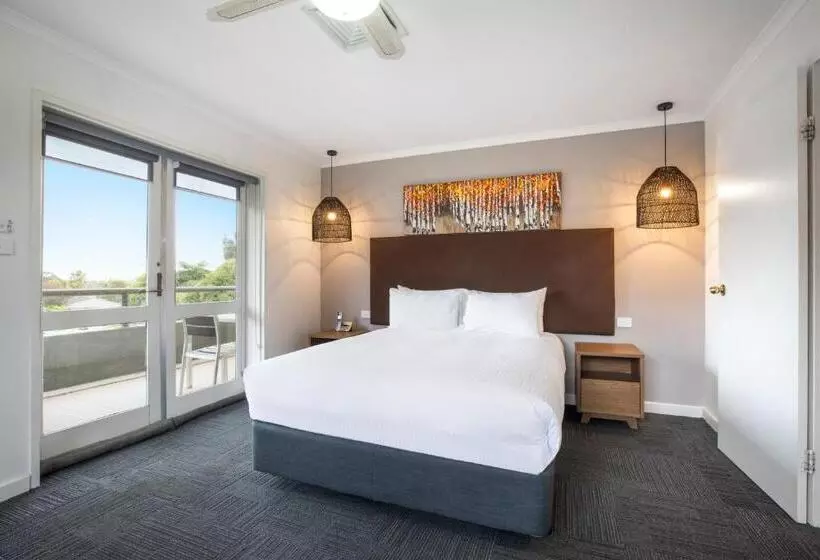 Мотель Doncaster Apartments By Nightcap Plus